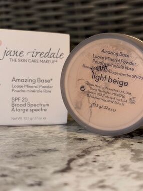 Jane Iredale Amazing Base Loose Mineral Powder LIGHT BEIGE